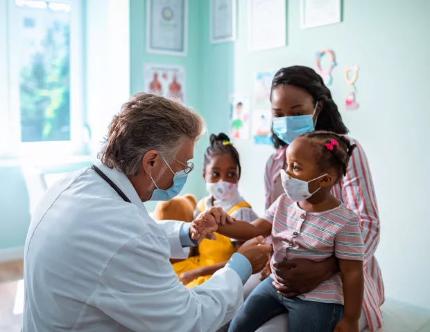 Consulta de bebés e crianças